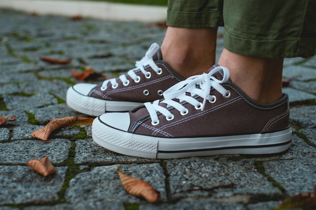 Balera Unisex Low-Top Canvas Sneaker