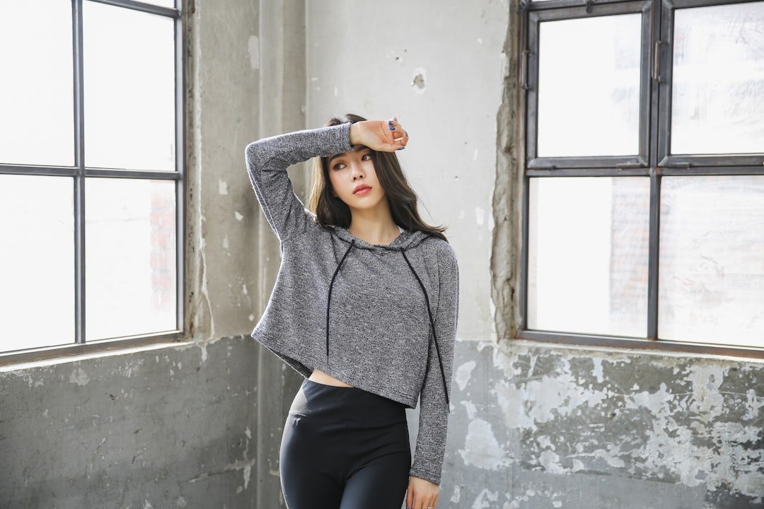 Hilinker Drop Shoulder Cropped Hoodie