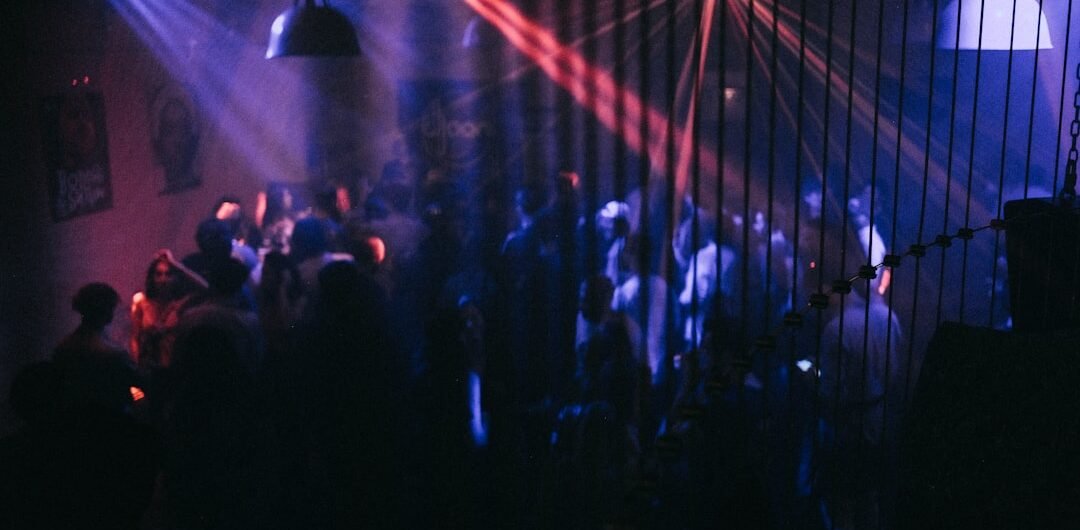 House Dance for Beginners: Origins and Basic Steps to Get You Moving