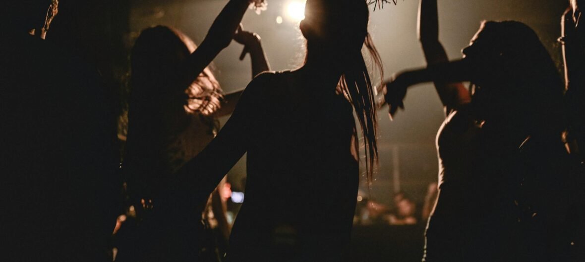 Waacking Dance Style: What It Is and How to Learn It