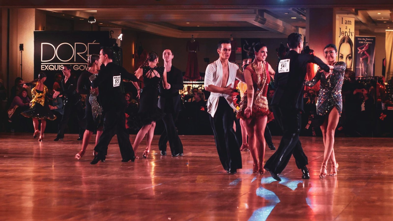 West Coast Swing Dance for Beginners: The Complete Guide to Getting Started