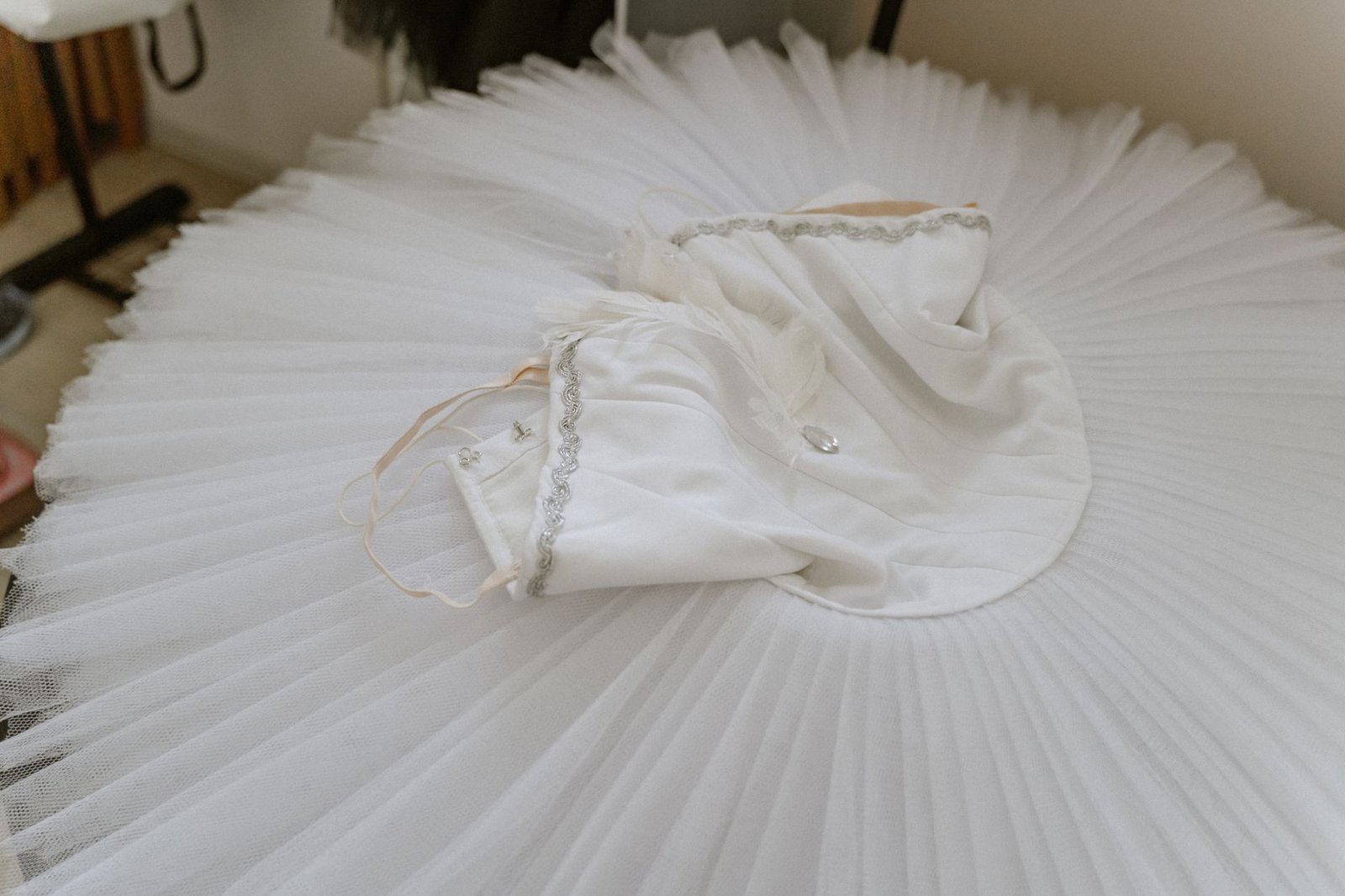 Capezio Women's Ruffled Ballet Leg Warmer Fashion Style