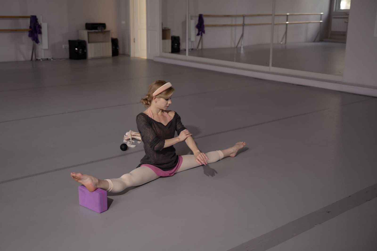 Budget Rosin Block Dance Grip Basic Affordable Studio Floor