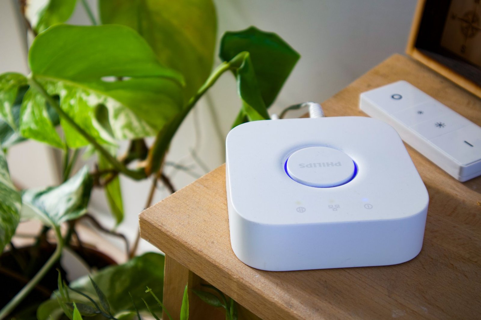 Philips Hue smart bulb starter kit dance studio programmable