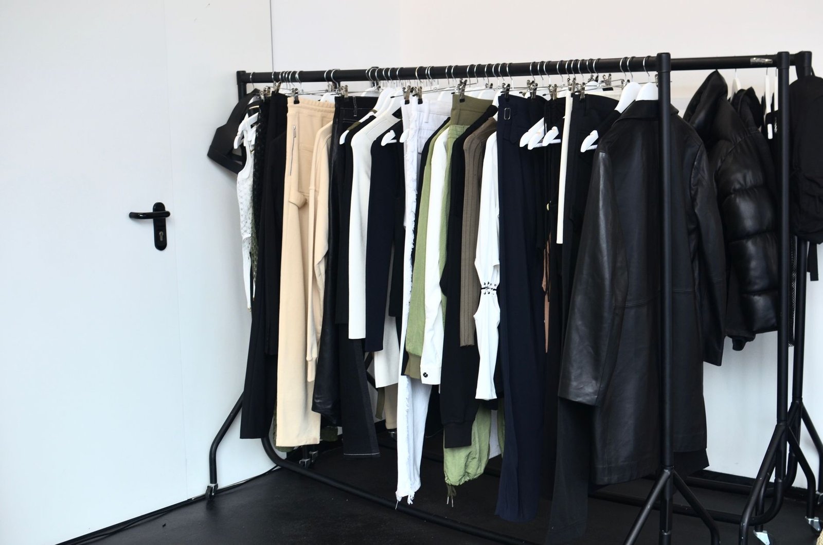 SONGMICS wardrobe rack dance studio costume organizer