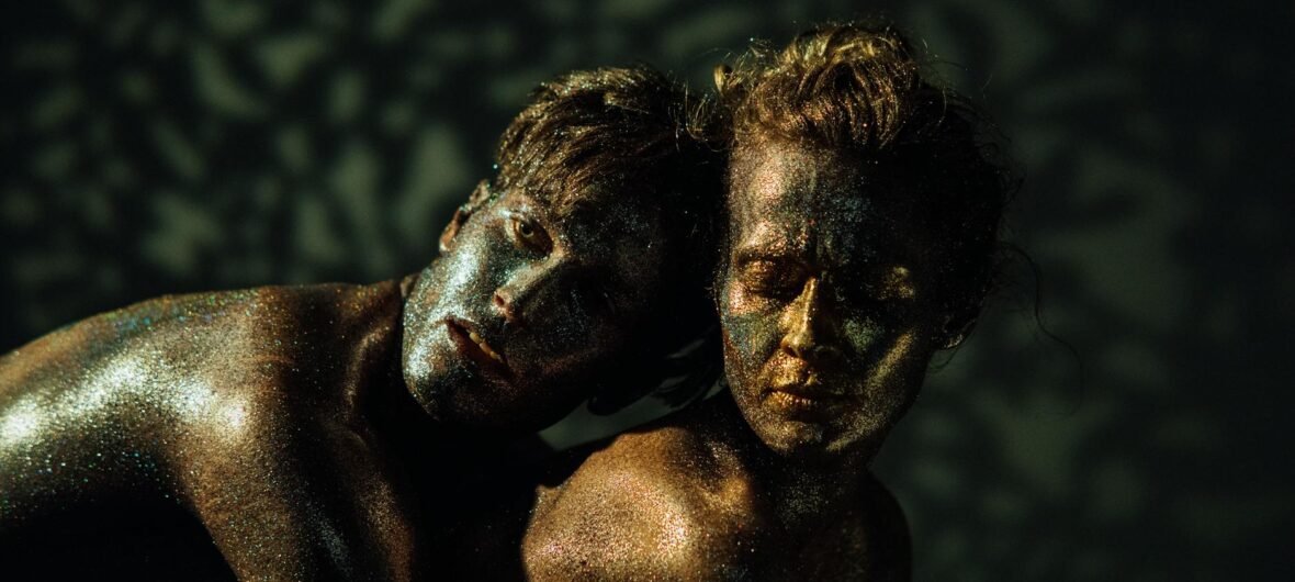 Best Stage Makeup Kits and Body Glitter for Dancers: Top 7 Picks for 2026